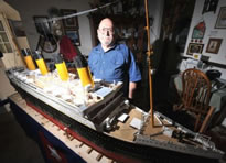 largest paper model of the Titanic world record set by Ronald Luntzn