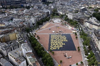 The record-breaking 8,115 square-metre (87,350 square-feet) poster consisted of a series of massive black plastic sheets, with the words 