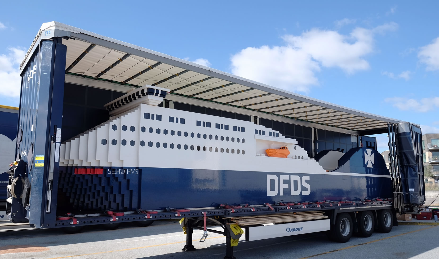 biggest lego ship in the world