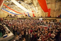 largest simultaneous stein host world record set by Samuel Adams