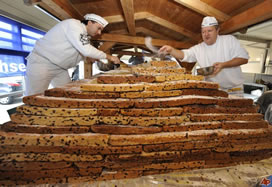 world's largest stollen Dresden