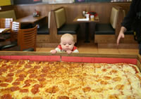 world's largest deliverable pizza