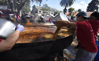 For the second consecutive year, Montevideo has cooked the world's biggest lentil stew, a concoction of 3,345 kilogram, exceeding the 2,365 kilogram record set in September 2015.