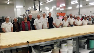 An 804kg vanilla slice baked in suburban Beverley has been officially certified as the world's largest.