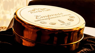 The monumental tin, named "The Mashenomak" in honour of the "Great White Sturgeon" of Native American legend, was custom-made by AmStur for the occasion.