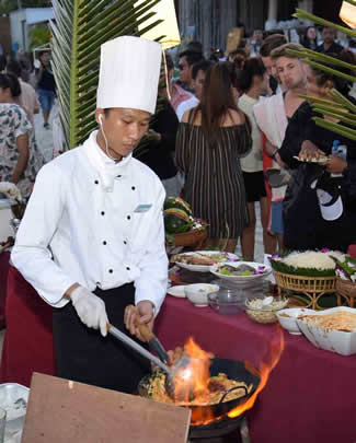 The Tourism Authority of Thailand together with Koh Samui's public and private sector organized a 2.5-kilometre-long beach buffet, free and open to the public, arranged on Chaweng Beach as part of the Samui Festival 2017, thus setting the new world record for the Largest buffet.
