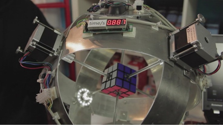 Fastest robot to solve a Rubik's cube: Sub1 breaks ...