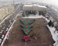  Largest Human Christmas Tree: Baia Mare breaks Guinness World Records' record 