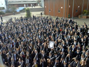 512 school children aged 11 to 13 gathered at Tanbridge House secondary school in Horsham, West Sussex to break the previous Guinness World Records record of 250 Harry Patter fans.