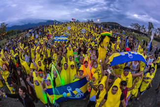 There were 629 people in banana costumes at The Voyage, a one-day event held at San Manuel Amphitheatre, thus setting the new world record for the Largest gahtering of people dressed as fruits, according to the World Record Academy.