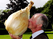 heaviest onion world record set by Peter Glazebrook