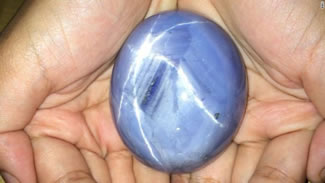  World's largest blue star sapphire -- worth $100M, weighs 1404.49 carats. 