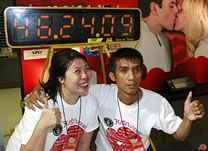 longest kiss world record set by Ekkachai Tiranarat and Laksana