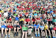 More than 700 Williamstown High School students did sit ups simultaneously for one minute to break the world record of 414 people held by a US town and set just last month. The school made the record attempt as part of its centenary celebrations.