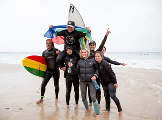 Despite the cold water temperatures, the 30-year-old surfer stayed in the water for 30 hours and 11 minutes. Enslin rode 455 waves and improved the previous record by 44 minutes, set in 2011 by Ben Shaw.