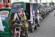  A total of 685 tricycles participate in the parade in Cauayan, Isabela, but only 681 are included in the official count, enough to land a new world record. 