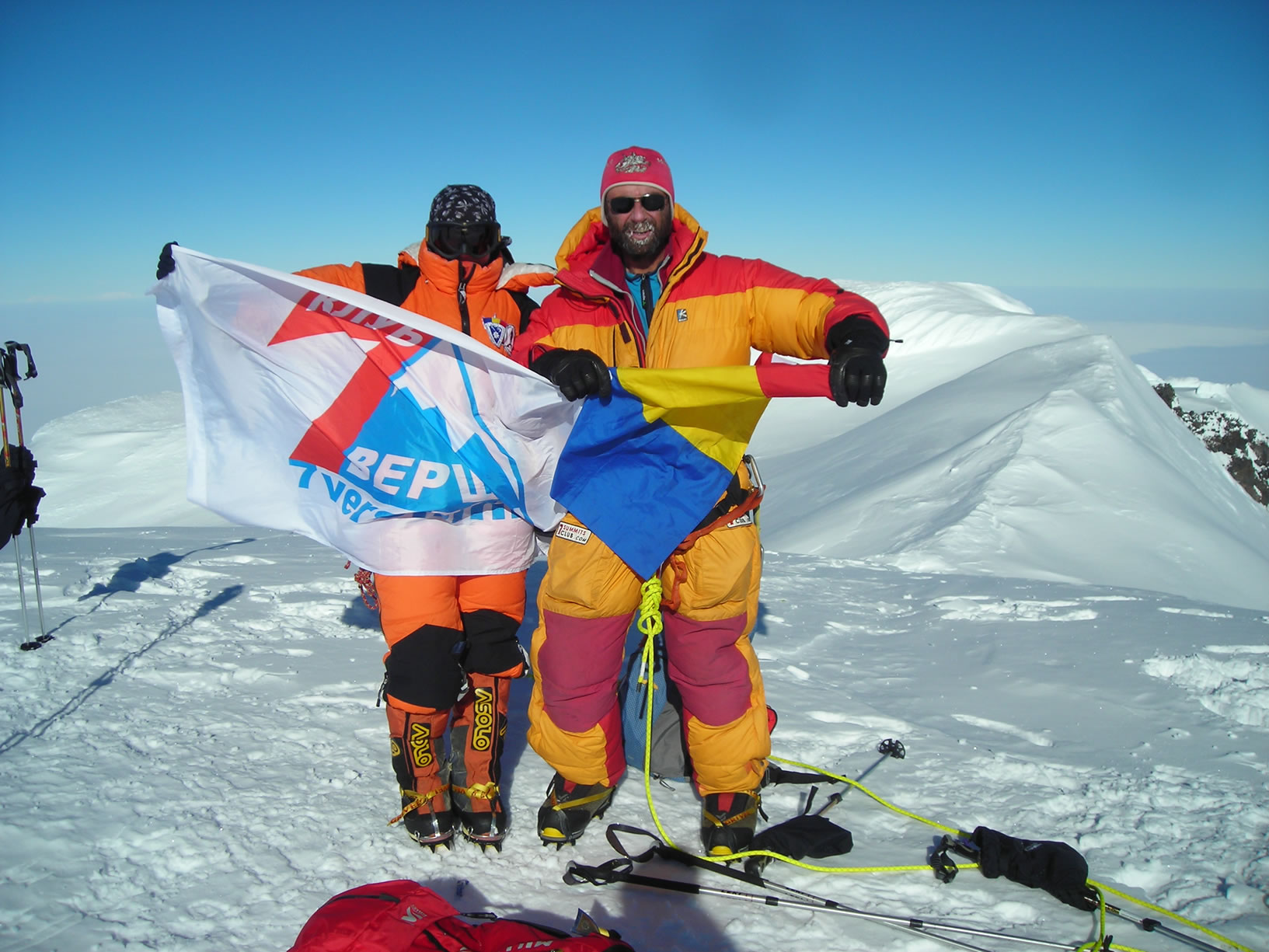  - 112731-2_Crina_Coco_Popescu_and_Alex_Abramov_on_Mt_Sidley_Antarctica