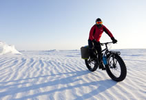 longest bicycle journey in Antarctica world record set by Eric Larsen