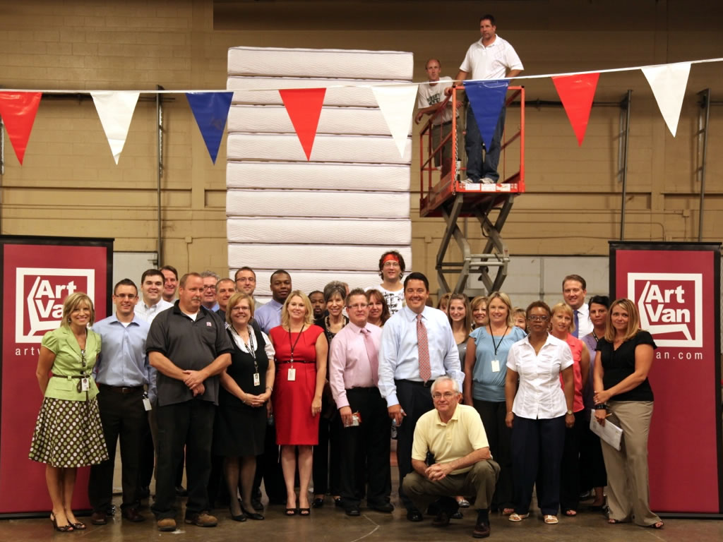 The midwest's #1 furniture and mattress store! art van furniture breaks world record
