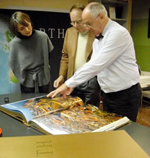 largest atlas The Earth Platinum atlas sets world record