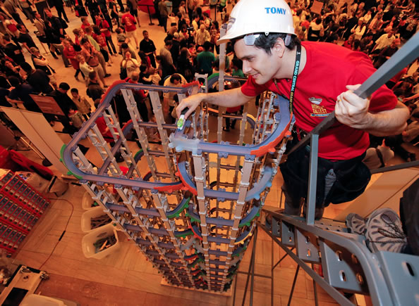 longest toy train track