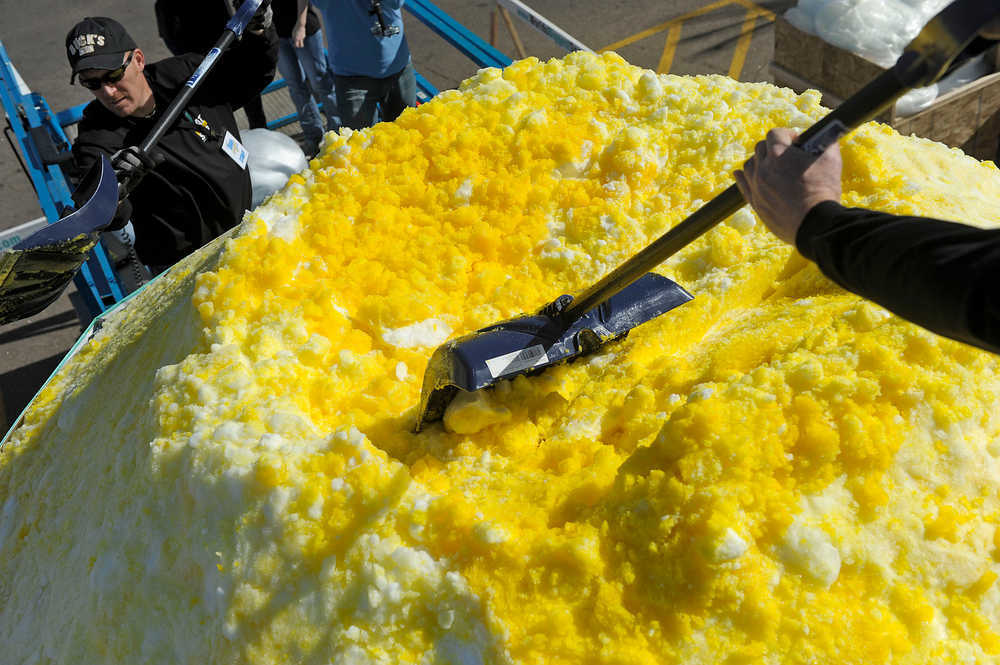 Largest snow cone: Bahama Buck's sets world record