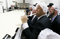 largest matzo Mayor Cory Booker