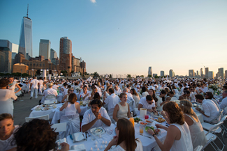Le Diner En Blanc, champagne sponsored by Perrier-Jout. A record 5,000 picnickers and francophiles?all elegantly dressed in white from head-to-toe?came together Tuesday night for New York's fifth annual Diner En Blanc at Tribeca's Hudson River Park.