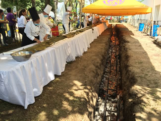 The World's Longest Tamale weighed over 340 kilograms, was 30.97 meters long and 19 centimeters wide.