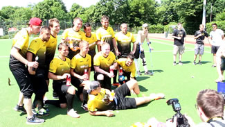 Longest marathon playing football (soccer): VFL Wallhalben Team