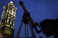 most people simultaneously looking through telescopes at the same location world record set in Mexico 