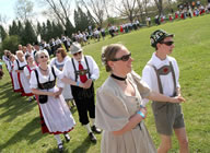 largest maypole dance world record set during Maifest in Windsor