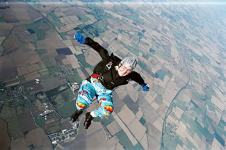 With over 1,000 dives under her belt, Dilys Price holds the World Record for the oldest female skydiver in the world. At 82 years old, she's still diving out of a plane and plummeting to the ground at impeccable speeds. 
