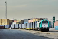 'Yixinou' sets the world record for the longest train journey in history: 13,052 kilometers between the Chinese city of Yiwu and the Spanish capital Madrid. 