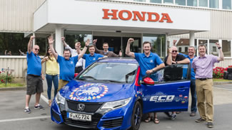  Honda has set a new world record title for 'Lowest fuel consumption ? all 24 contiguous EU countries (all cars)', recording an average 2.82 litres per 100km (100.31mpg) over 13,498km (8,387 miles), in a 25 day drive across all 24 EU contiguous countries. The car achieved an incredible average 1500km (932 miles) on each tank of fuel, at a total fuel cost for the whole journey of just 645 Euros* (459). 